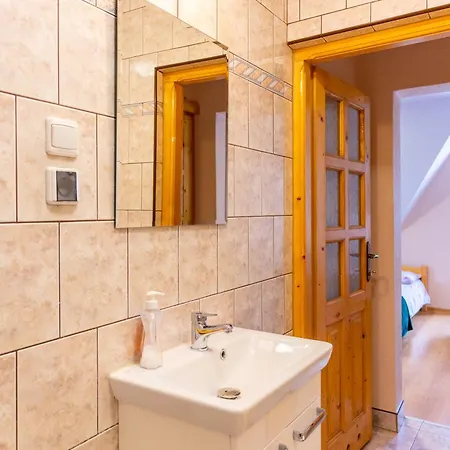 Goscinne Aniela Stasik ゲストハウス 3*