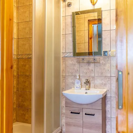 Goscinne Aniela Stasik 3*